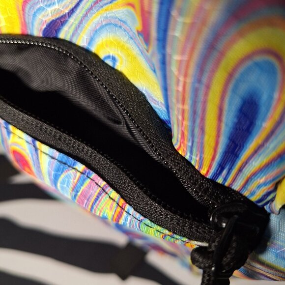 Vibedration Hydration Backpack with bladder - swirls - Used - Picture 12 of 12